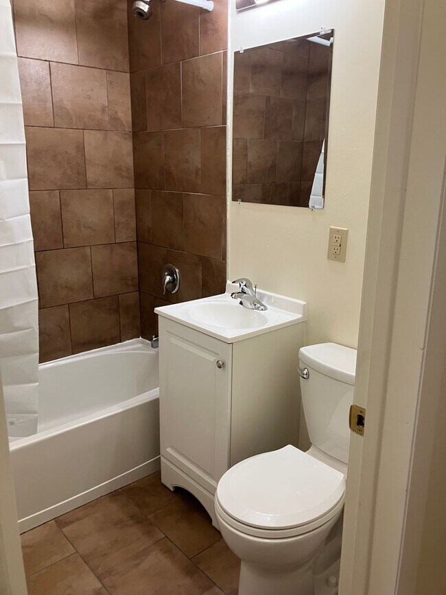 Foto del edificio - 3 BEDROOM SINGLE FAMILY HOME