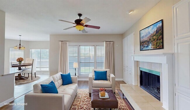 Foto del edificio - 9901 Miller Pl