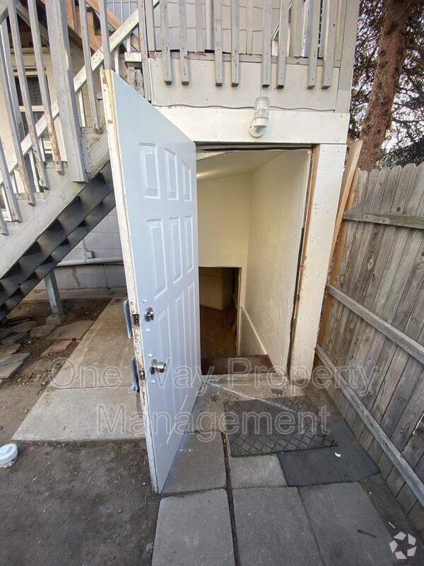 Building Photo - 1203 11th St