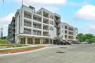 Building Photo - 4801 Springdale Rd