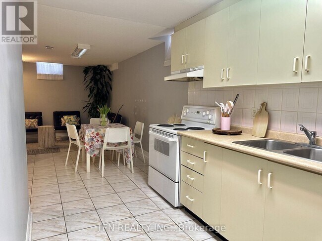 Building Photo - 5 Belwood Blvd