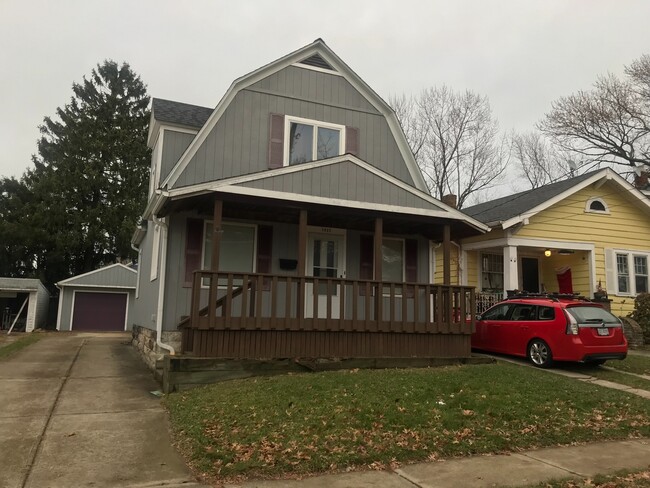 Building Photo - Renovated 2bed, 1bath single family house ...