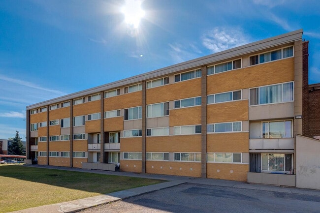 Building Photo - Hillsboro Place