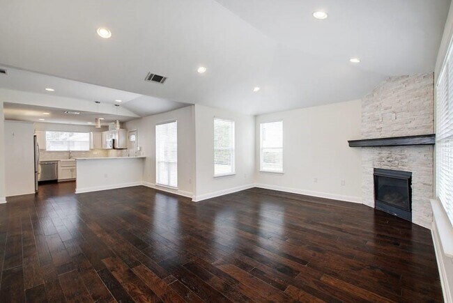 Building Photo - 2202 Forest Trail