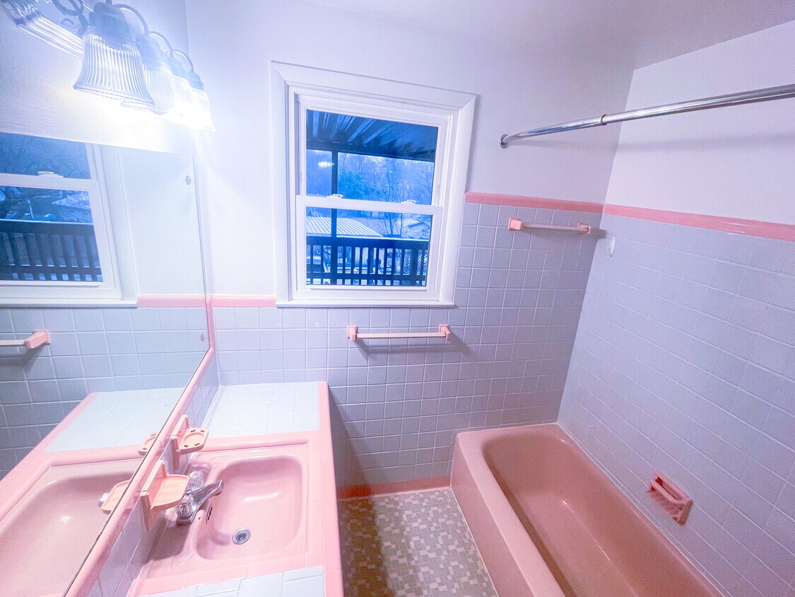 Foto principal - 1815 Rosebank Ave
