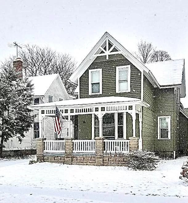 Classic with Awesome Porch out to Large Backyard - 36 Cambridge St