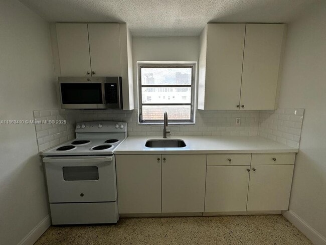 Foto del edificio - 458 SW 9th St