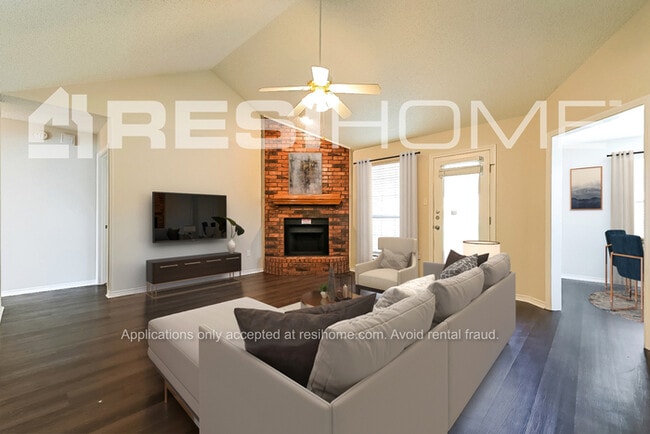 Building Photo - 209 Madre Cir
