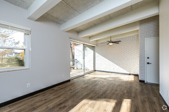 2HAB, 1BA - 842 ft² - Corinth Garden