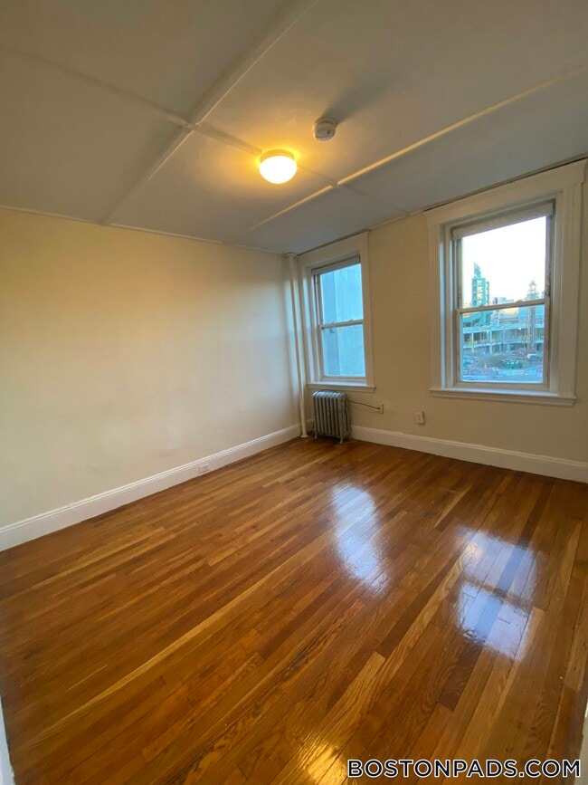 Building Photo - 1185 Boylston St