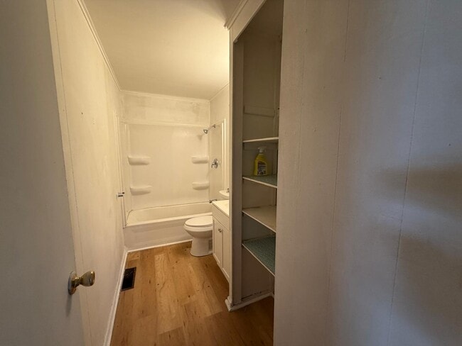 Building Photo - 1440 Azalea Dr