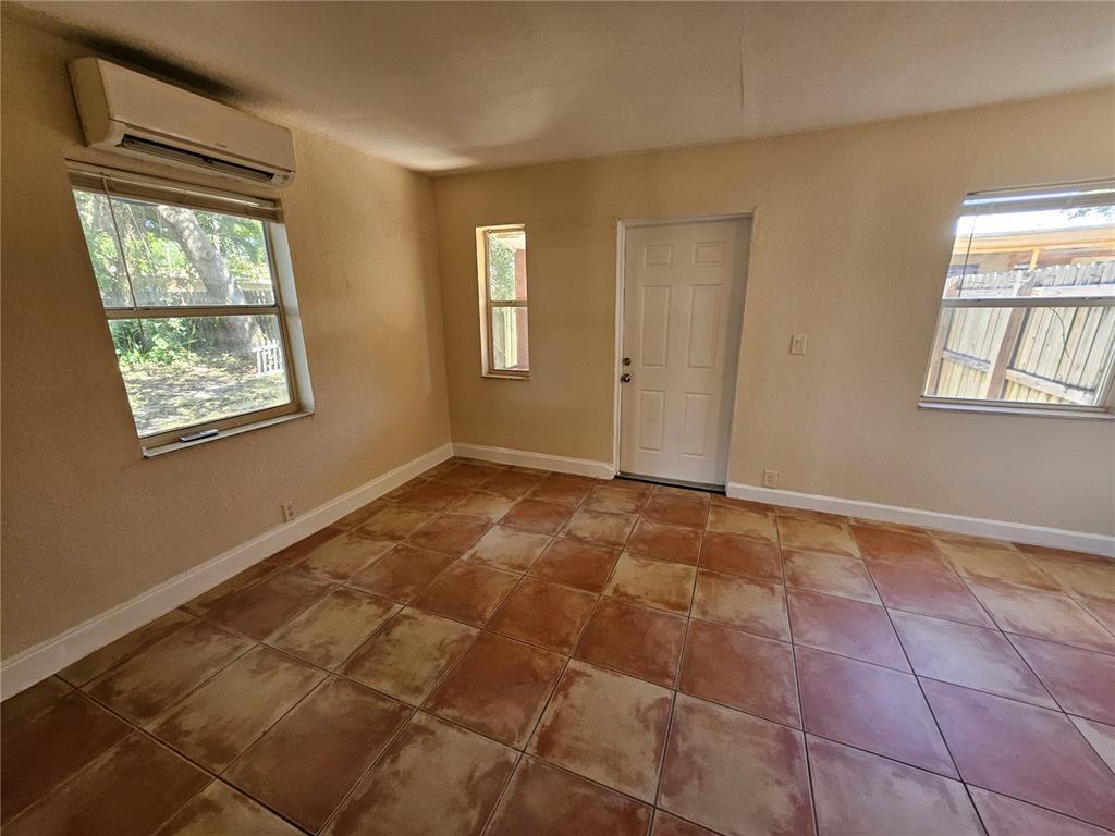 Foto principal - 118 NW 8th Ave