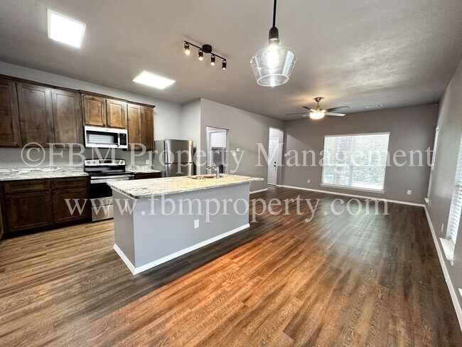 Building Photo - 431 Jannie St