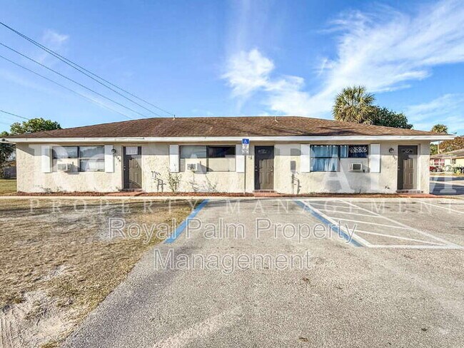 Foto del edificio - 3744 Estelle Ave