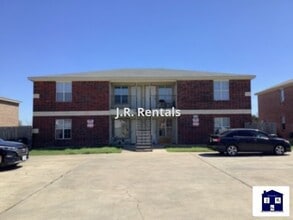 Building Photo - 413 Brittney Way