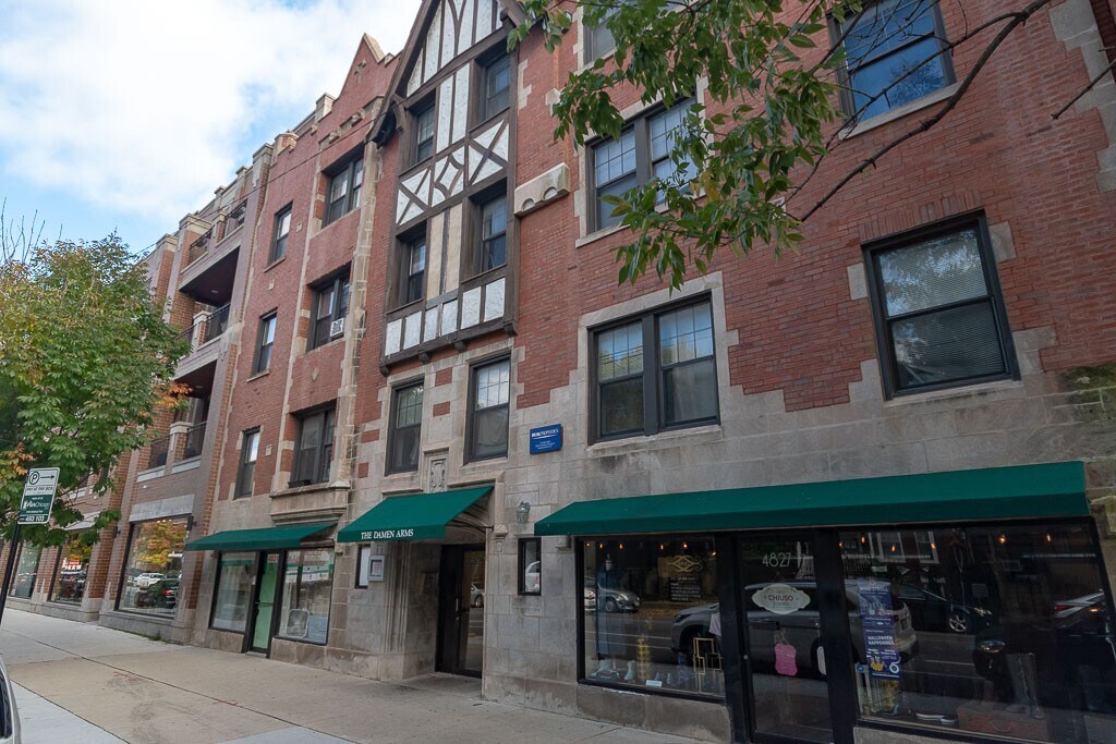 Foto principal - 4826 N Damen Ave