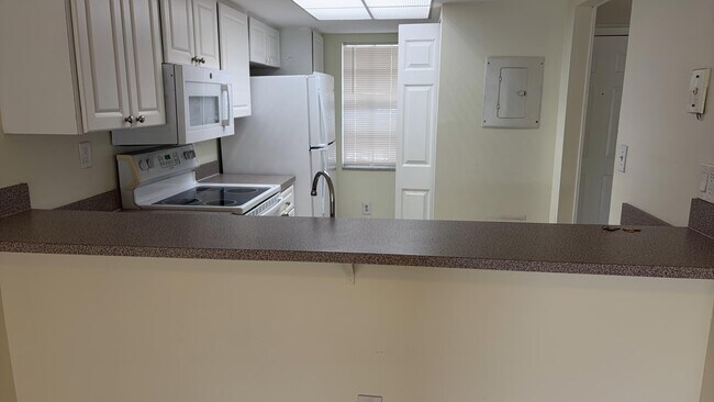 Foto del edificio - 905 Southridge Rd