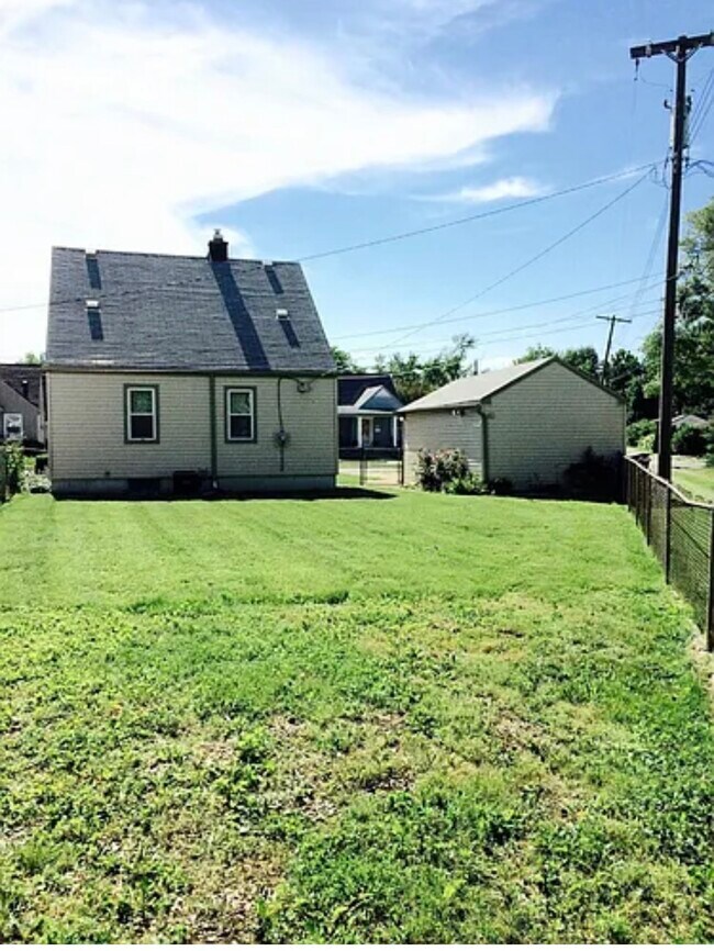 Foto del edificio - 2221 Parker St