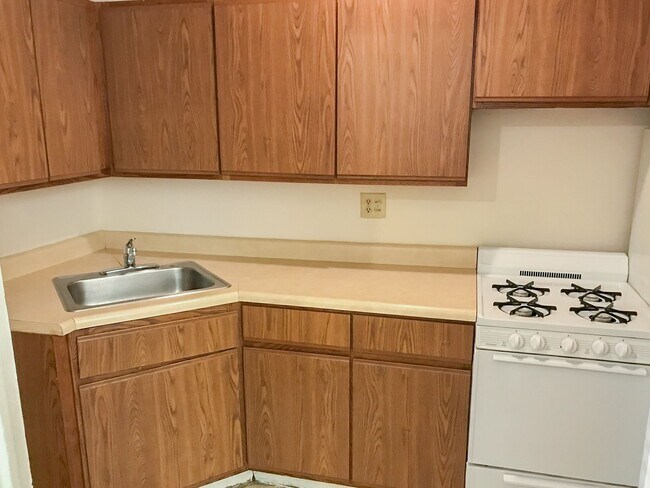 Foto del edificio - 531 W Briar Pl