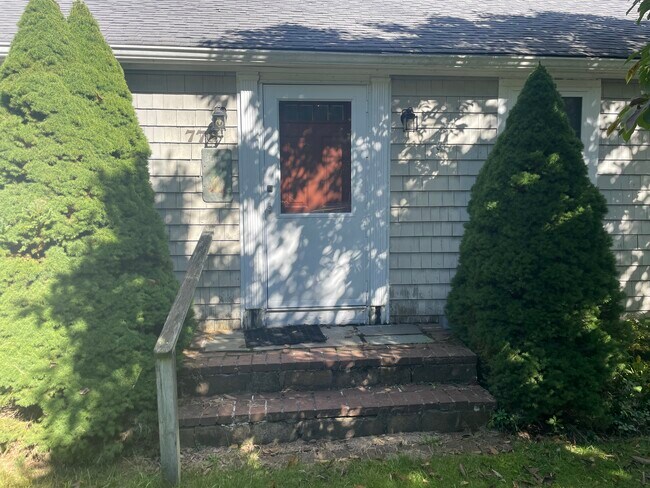 Building Photo - 776 Mill St
