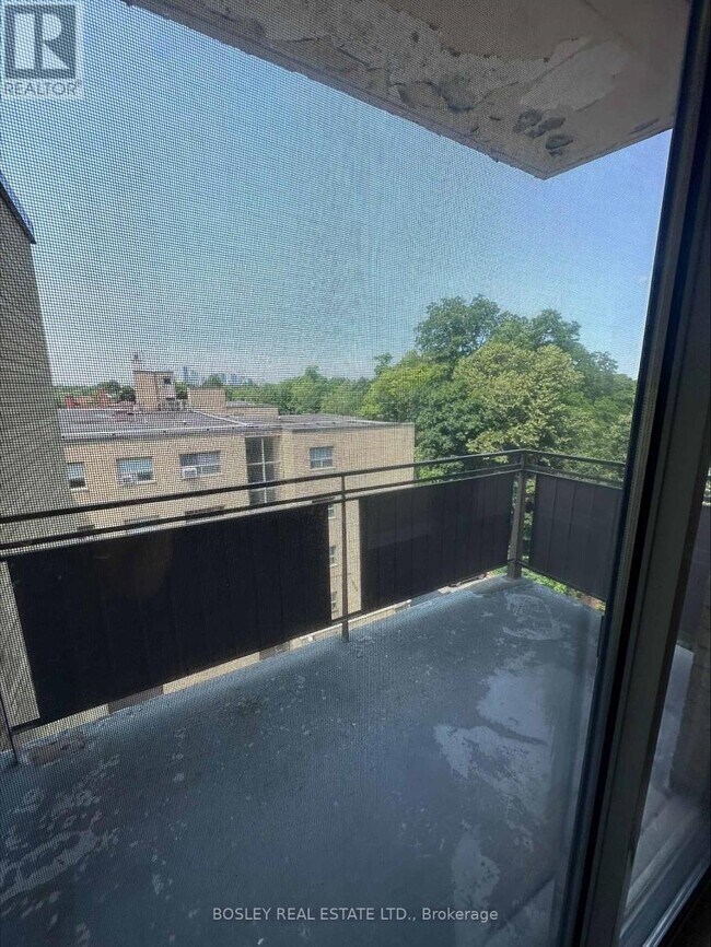 Photo du bâtiment - 605-972 EGLINTON Ave