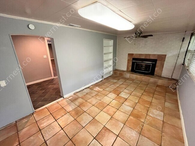 Foto del edificio - 742 Indian Springs Rd