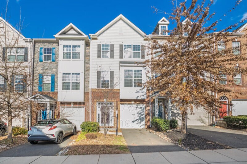 9097 Belo Gate Dr, Manassas Park, VA 20111 House Rental in Manassas