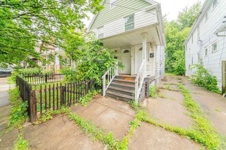 Building Photo - 4310 Daisy Ave