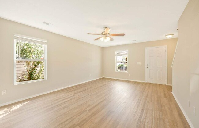 Foto del edificio - 2888 Creekbend Dr