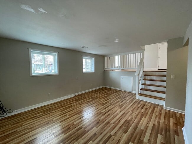 Foto del edificio - 2406 Bowen St