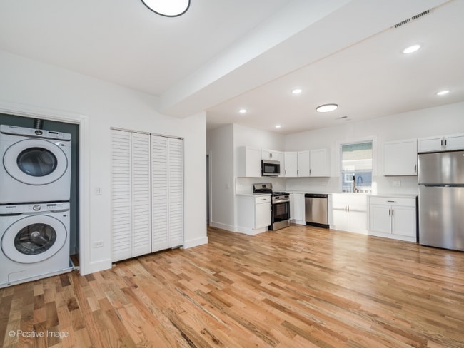 Building Photo - 3016 W 40th St