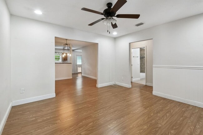 Building Photo - Downtown Tampa bungalow