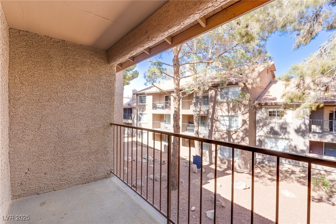 Primary Photo - 2750 S Durango Dr