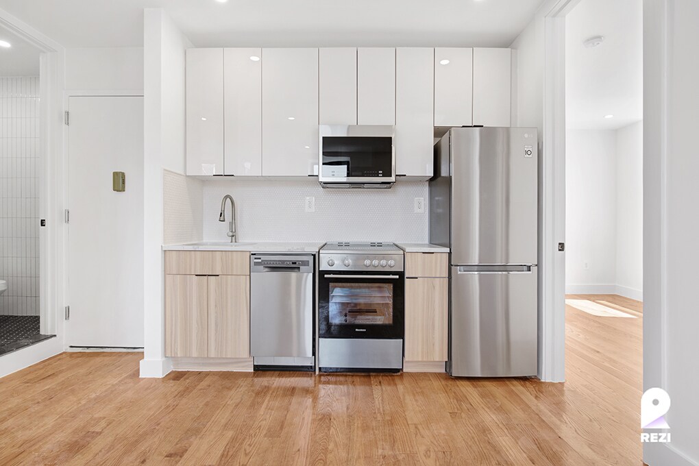 Primary Photo - 179 E 105th St