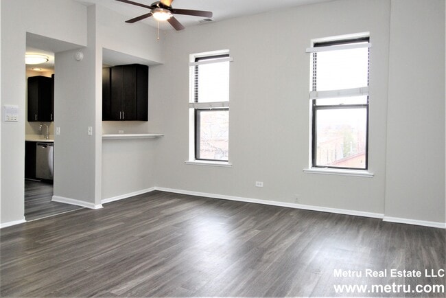 Building Photo - 807 W Willow St