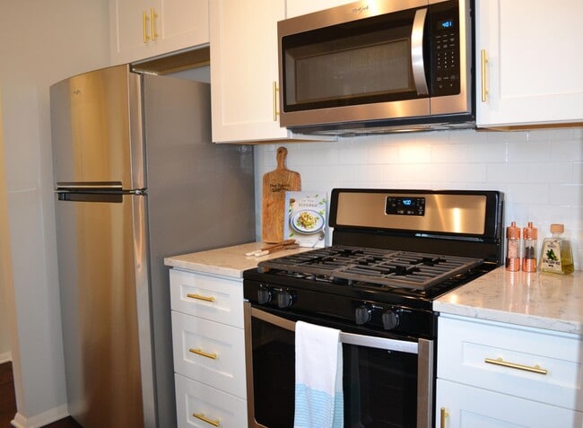 Building Photo - 2611 Larkins Way