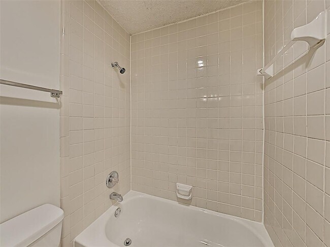 Building Photo - 10016 Bugle Dr