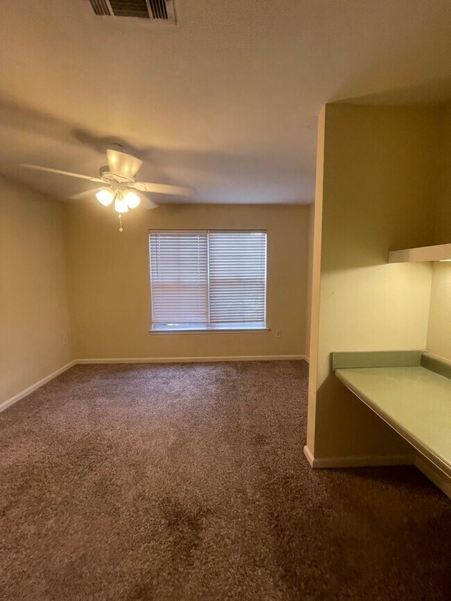 Foto del edificio - 3720 Spruce Ridge Way