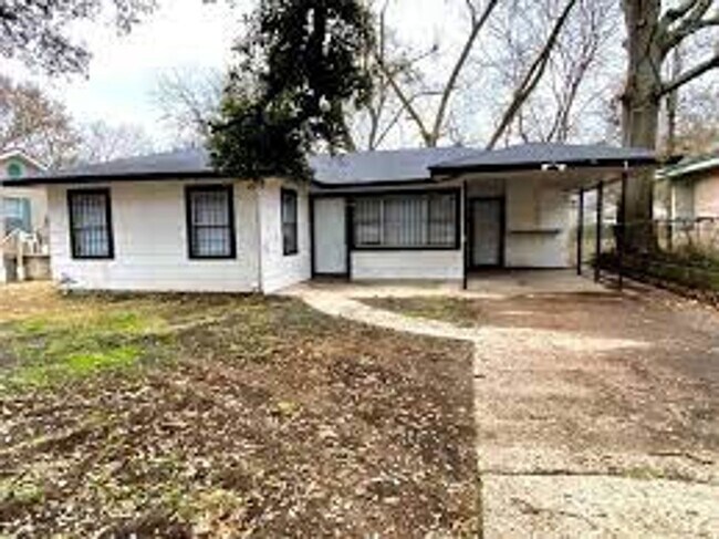 Foto del edificio - Large 3 bedroom, 2 bath with appliances!