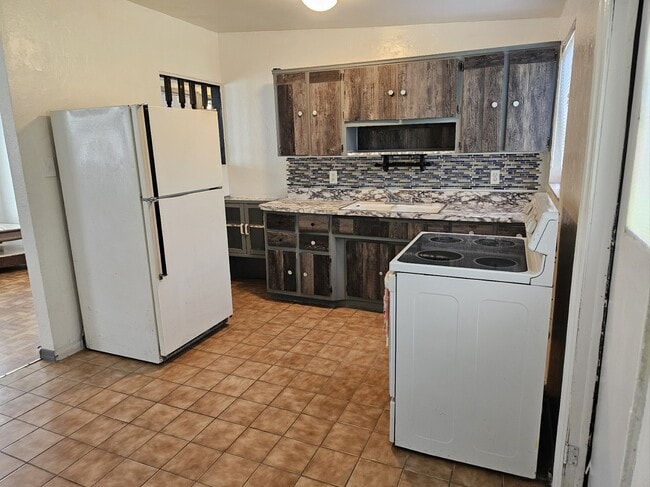 Building Photo - 8538 94th Ave