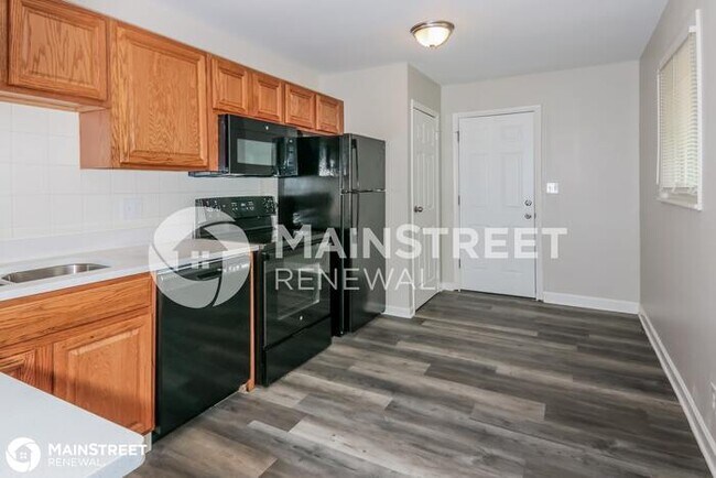 Building Photo - 5112 Benham Dr