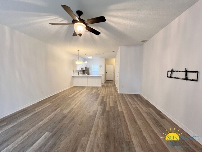 Foto del edificio - Great Townhouse with community pool!