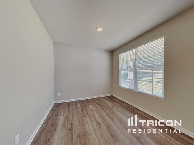 Foto del edificio - 2559 Wallingford Rd NE