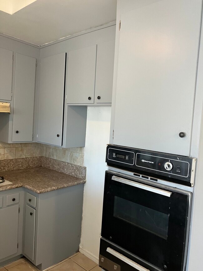 Foto del edificio - 1116 E Elk Ave