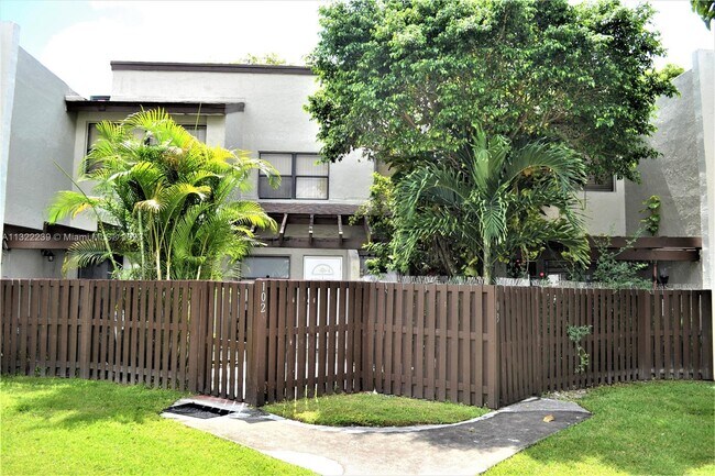 Foto del edificio - 10010 NW 9th St Cir