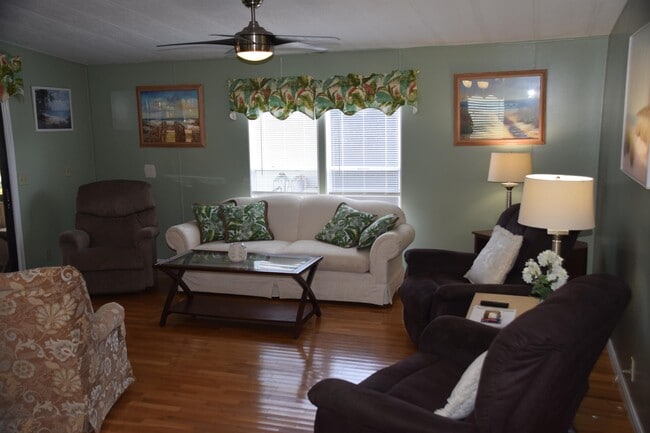 Building Photo - 2 Tafel Ct