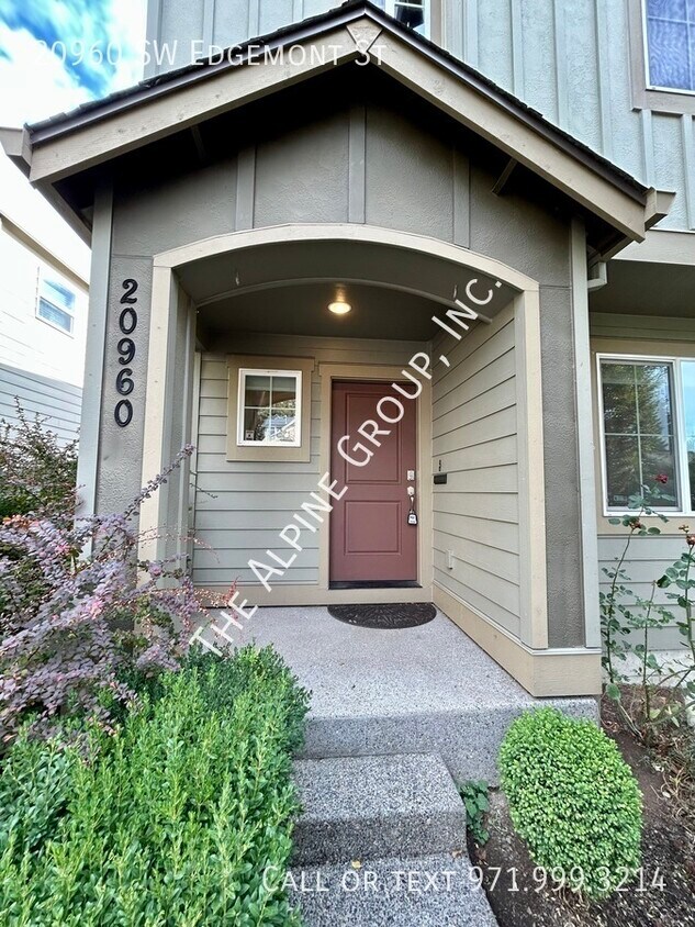 Primary Photo - REDUCED PRICE for gorgeous 3 Bedroom Home ...