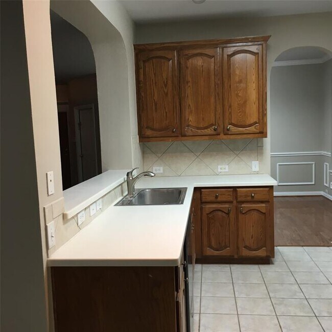Foto del edificio - 3209 Marquette Dr