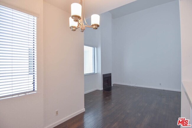 Foto del edificio - 1727 Glendon Ave