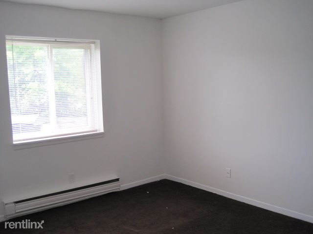 Building Photo - 1856 Colonial Village Way